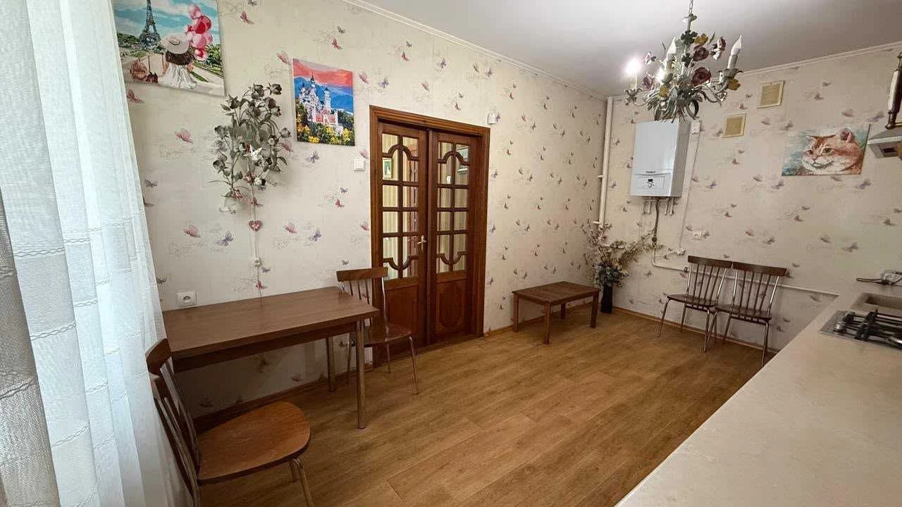 Продаж 2 поверхового мебльованого будинку 104.8 кв. м з гара
