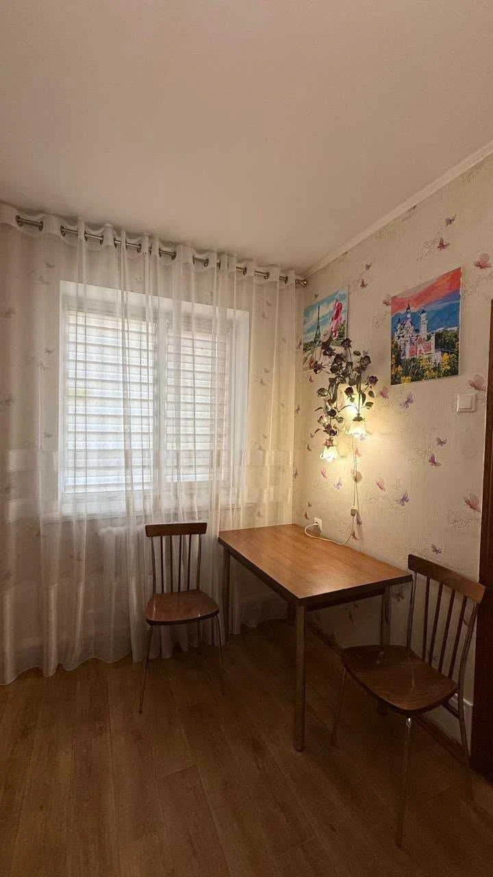 Продаж 2 поверхового мебльованого будинку 104.8 кв. м з гара