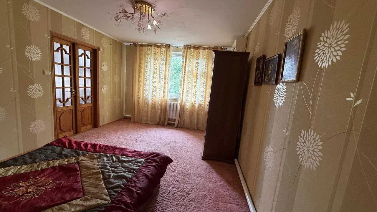 Продаж 2 поверхового мебльованого будинку 104.8 кв. м з гара