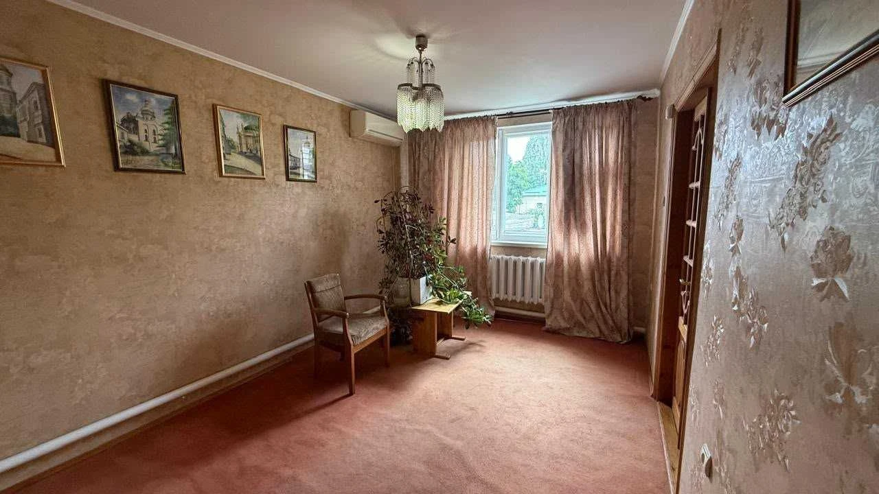 Продаж 2 поверхового мебльованого будинку 104.8 кв. м з гара