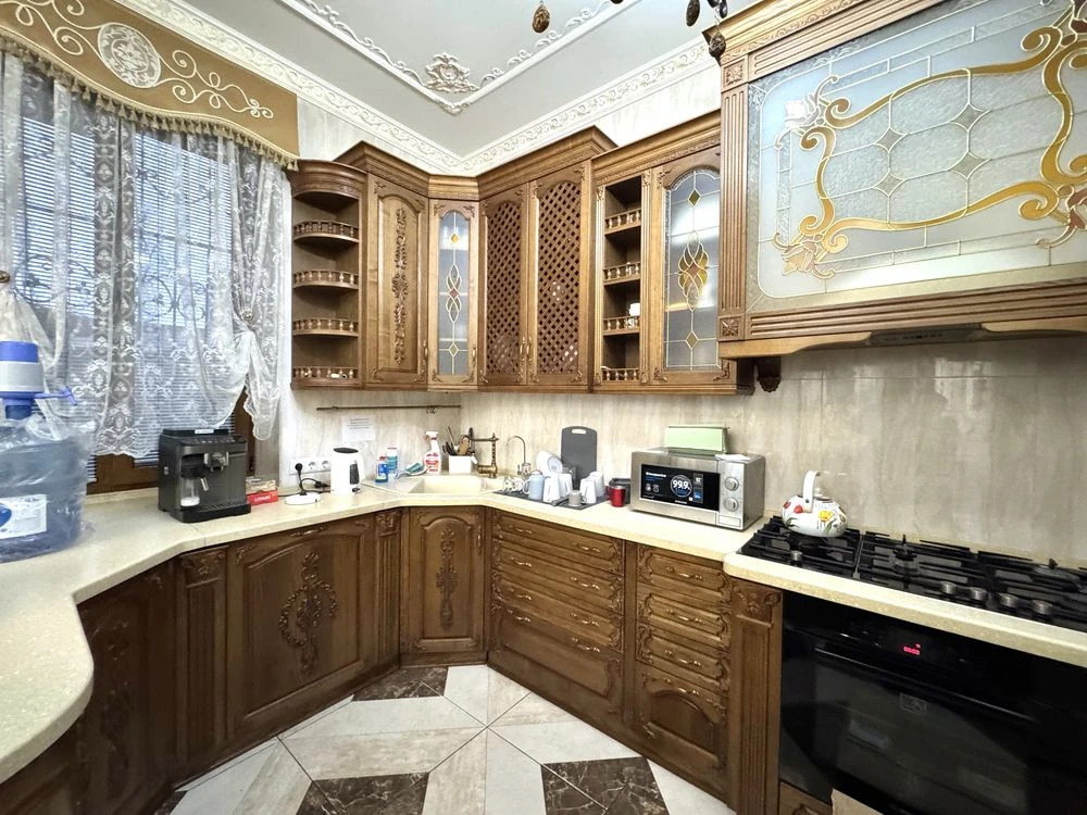 Продажа коттеджа в центре на Шевченко