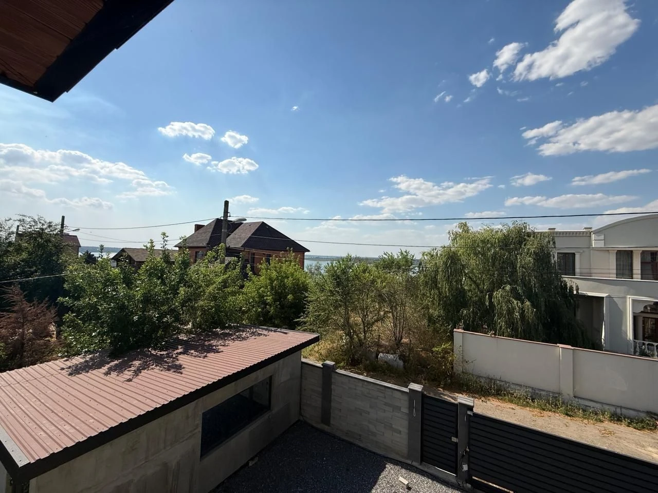 Продам отличный Дом в Варваровке.