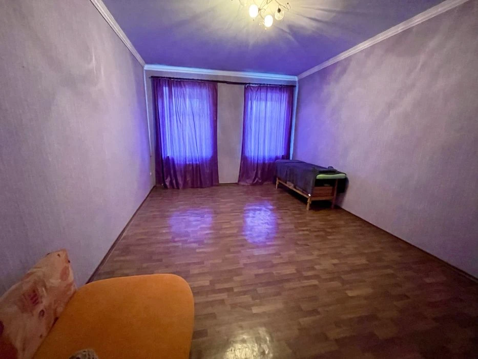 Продам двоповерховий будинок в Центрі!