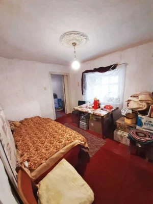 Продам дом - 4 ком., можно на 2 семьи, космет ремонт. Район