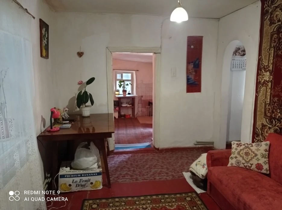 Продам дом - 4 ком., можно на 2 семьи, космет ремонт. Район