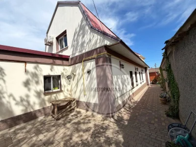 Варварівка/Веселинівський провул. 240м2 та 4 сотки землі в г