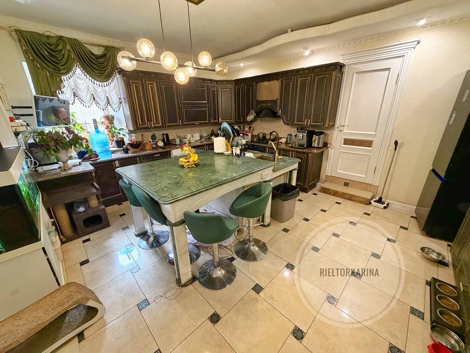 Варварівка/Веселинівський провул. 240м2 та 4 сотки землі в г