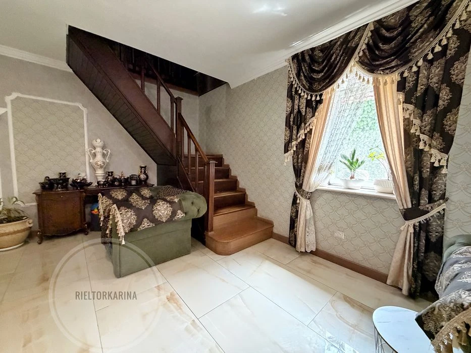 Варварівка/Веселинівський провул. 240м2 та 4 сотки землі в г