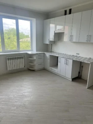 Продам будинок, вул.Чорнухінська, Яр, цегла, євроремонт, всі