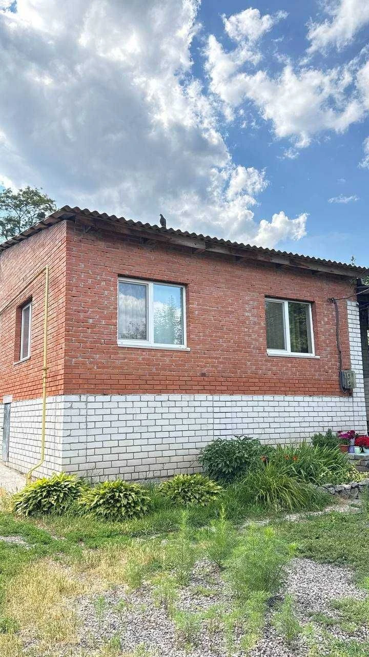 Поділ. Продаж частини будинку з меблями та технікою