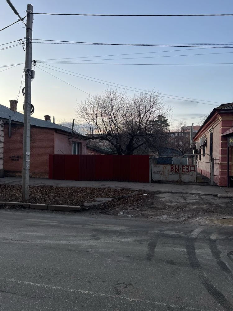 Будинок в центрі приватизована ділянка!!
