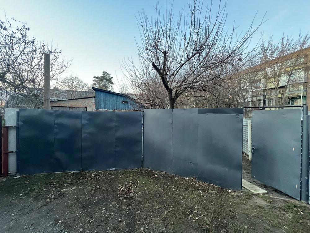 Будинок в центрі приватизована ділянка!!