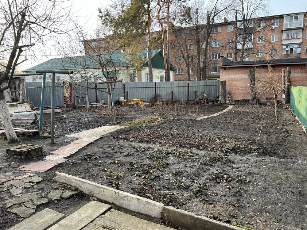 Будинок в центрі приватизована ділянка!!