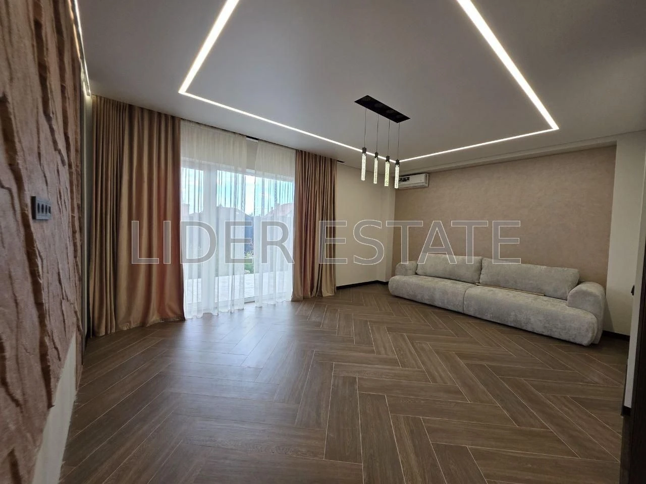 Продаж таунхауса в Ужгороді: 4 кімнати, 130 м², 2 сотки!