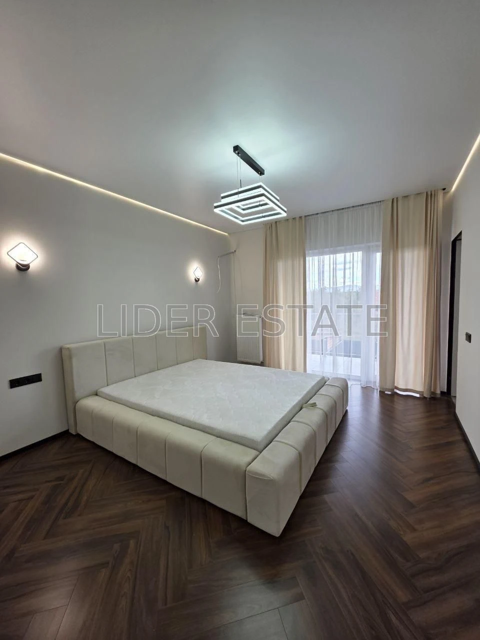 Продаж таунхауса в Ужгороді: 4 кімнати, 130 м², 2 сотки!