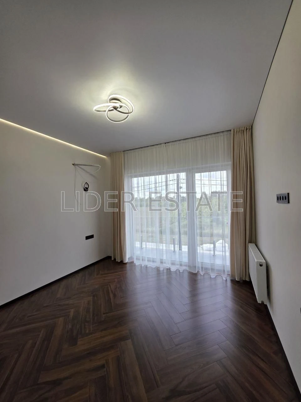 Продаж таунхауса в Ужгороді: 4 кімнати, 130 м², 2 сотки!