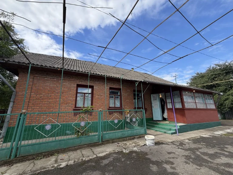 Продаж доглянутого добротного будинку