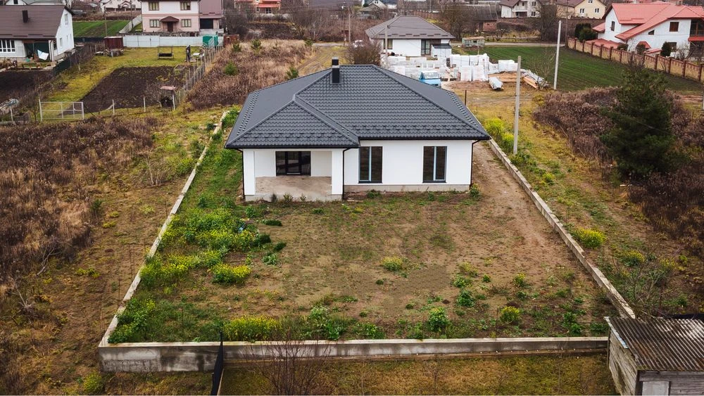 Продаж якісного будинку всього за 1 км від міста Рівне, Горо
