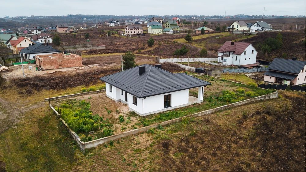Продаж якісного будинку всього за 1 км від міста Рівне, Горо