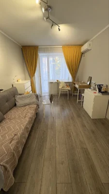 16000 у .о Продаж 1 кім квартипа вул Космічна 3/5