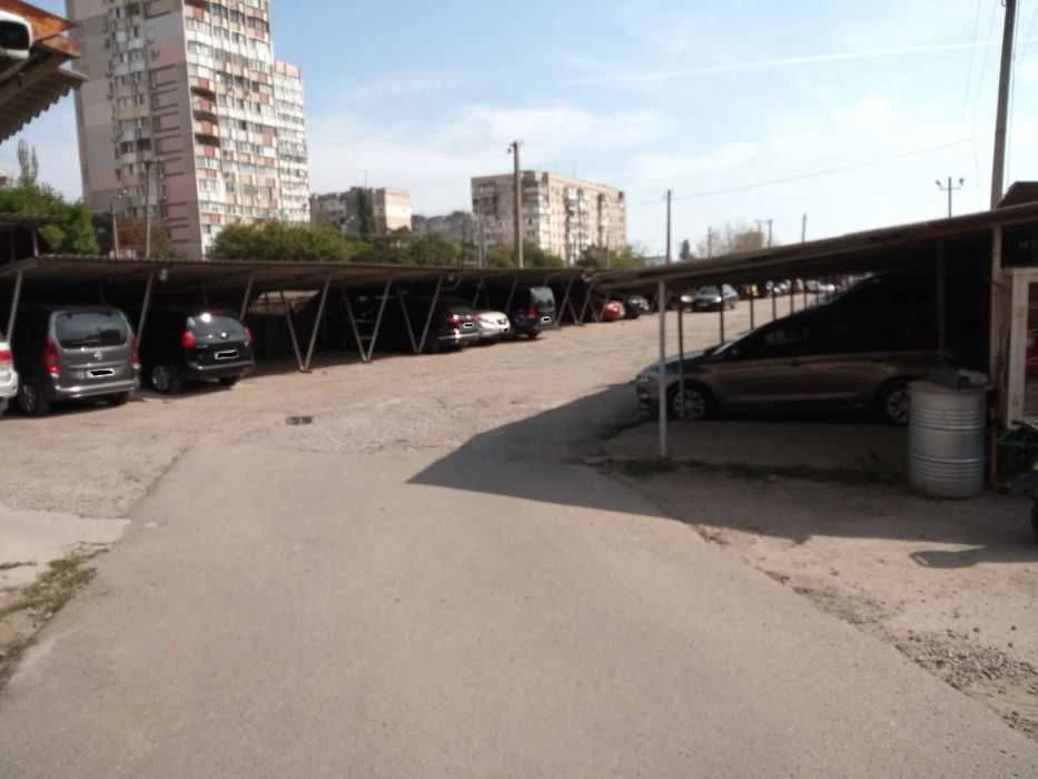 Продам место на крытой автостоянке