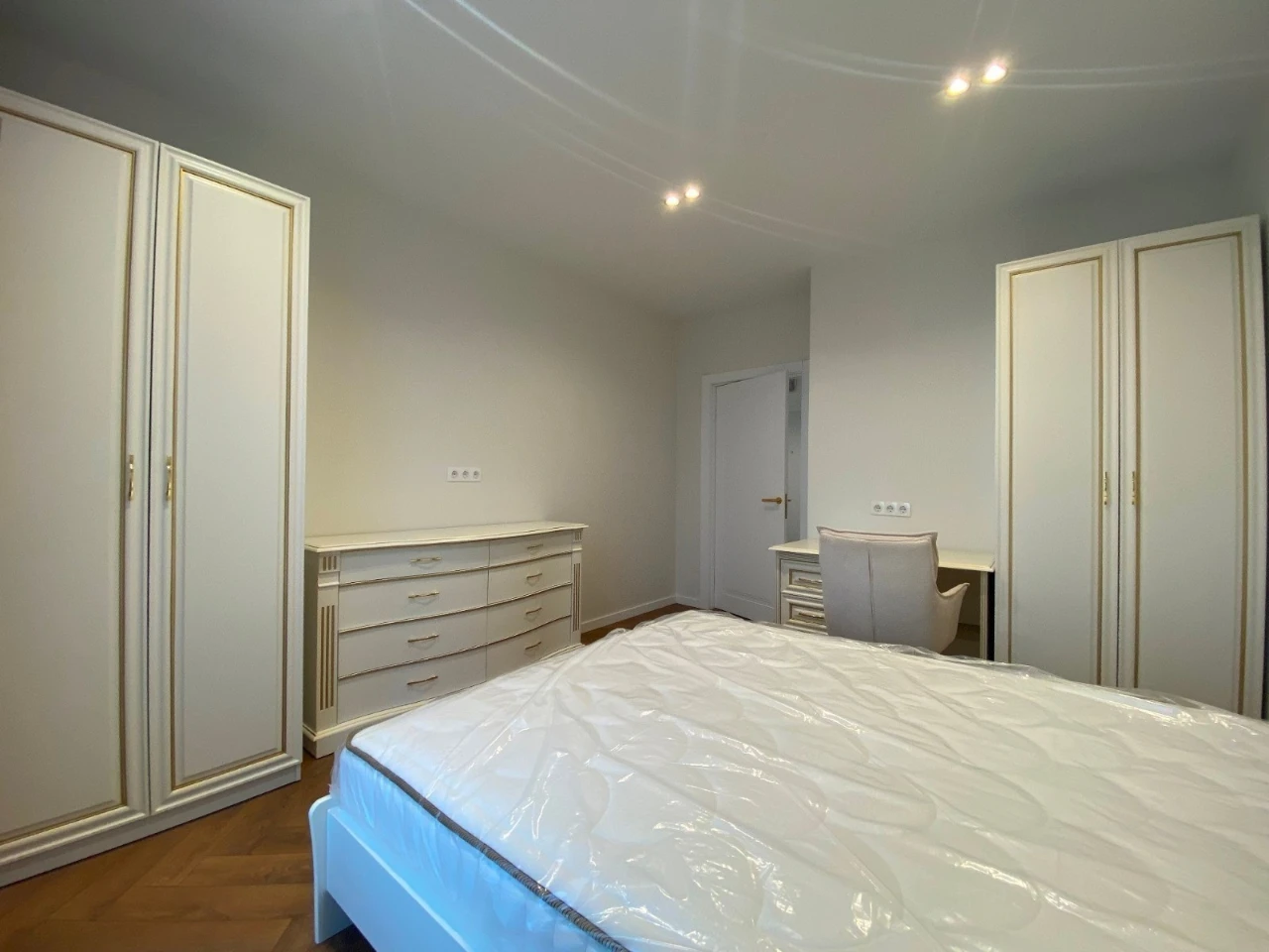 Оренда 2-кімнатної квартири 43 м², ЖК Respublika, Будинок 22