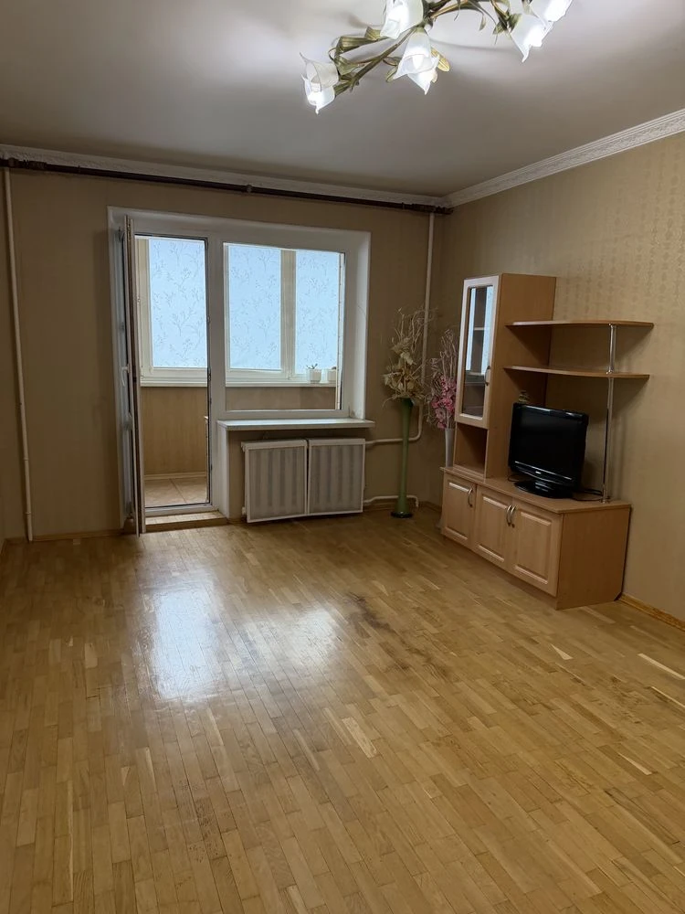Продаж  розкішний 3-х кімнатної квартири біля Фестивального.