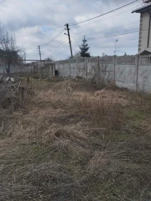 Продам недорого приватизований будинок поряд з ж.м. Парус