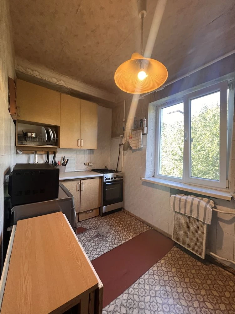 Продам 2-кімн.квартиру 46,4м2 по вул.Левицького,17 ( Лісовий