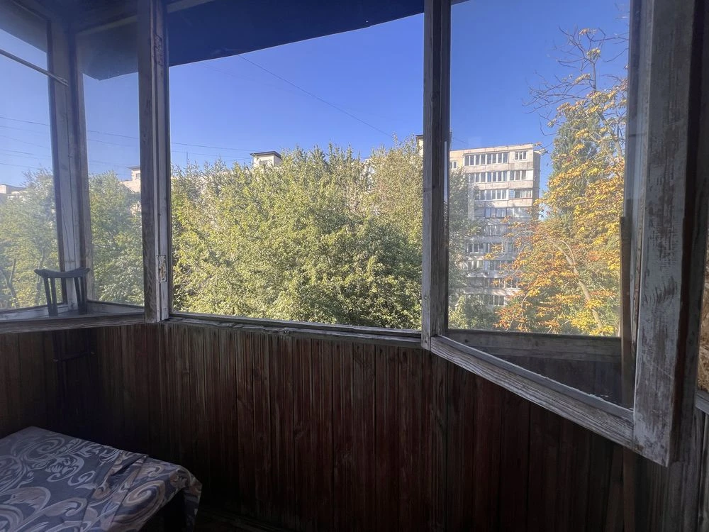 Продам 2-кімн.квартиру 46,4м2 по вул.Левицького,17 ( Лісовий