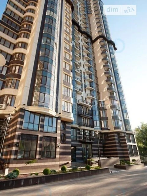 Продаж 1к квартири 46 кв. м на вул. Василя Тютюнника 37/1 •
