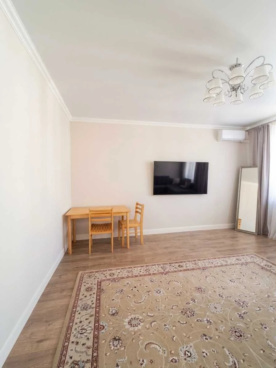 Продам 2 кімнатну квартиру в новому булинку в Центрі!