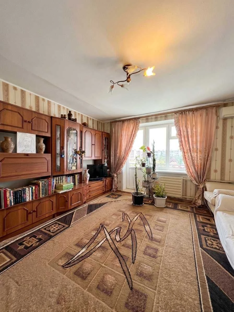 Продам 3 кімнатну малий Проспект Перемоги!