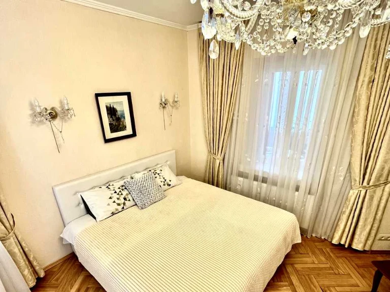 Квартира. Київ, Михайлівська вул.