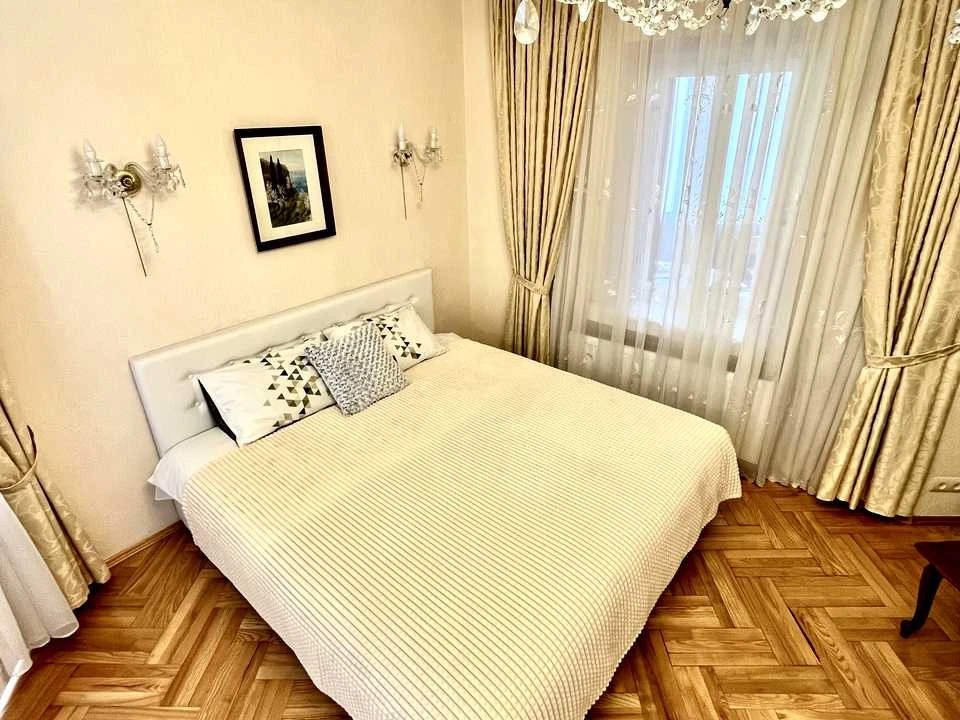 Квартира. Київ, Михайлівська вул.