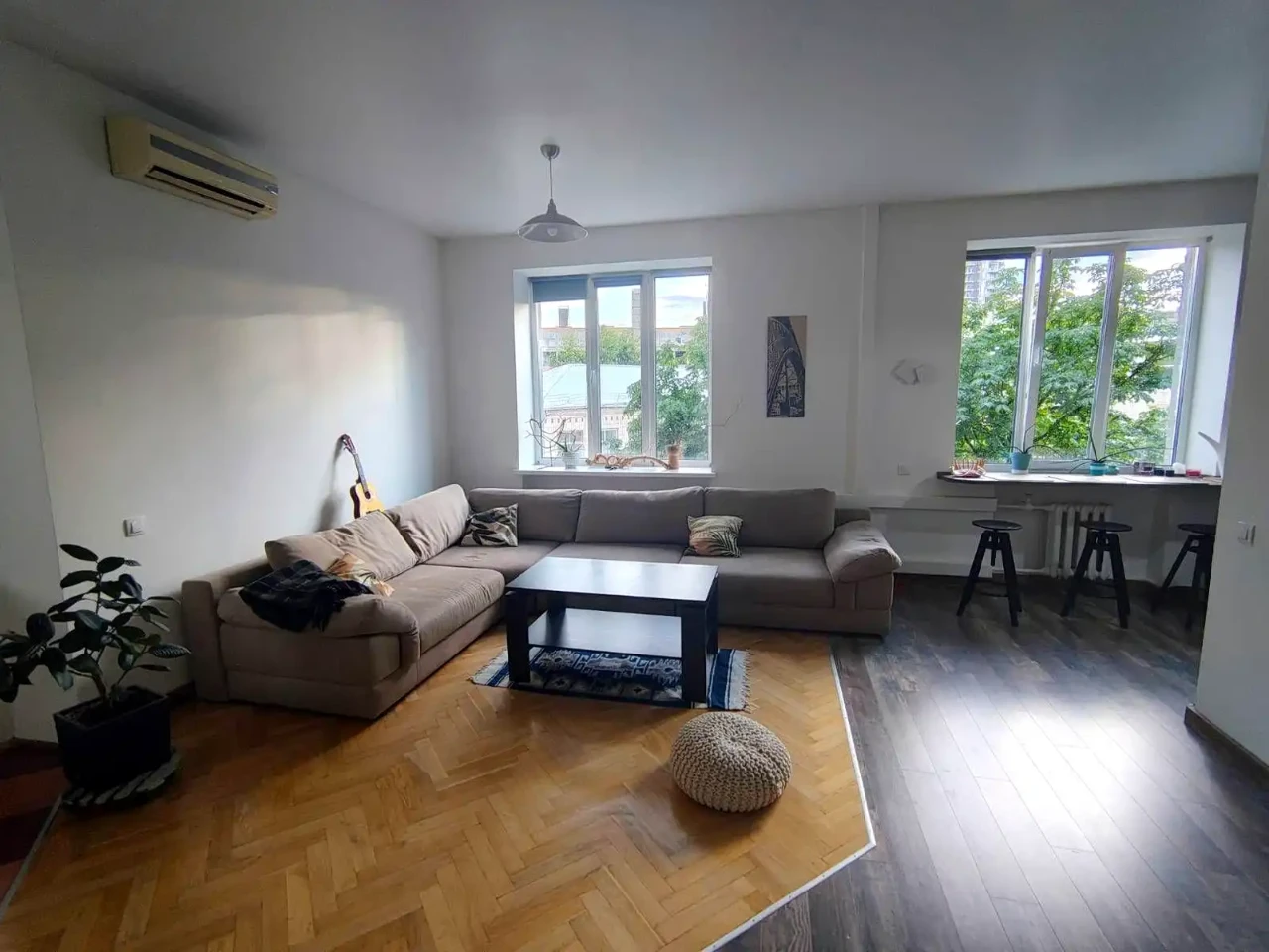 Оренда квартири 3-кімн. 76 м² 3/5 пов.