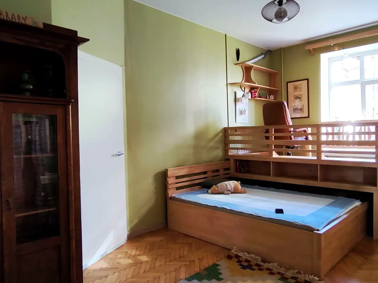 Оренда квартири 3-кімн. 76 м² 3/5 пов.