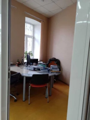 For sale 2 sq.m. with office renovation in the Center, Pl. Konstituts