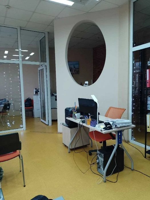 For sale 2 sq.m. with office renovation in the Center, Pl. Konstituts
