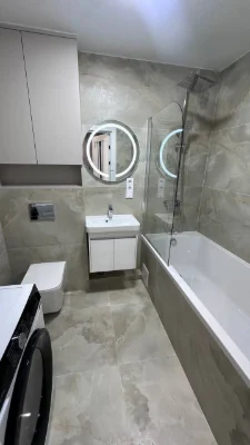 Продаж 1 км квартири поруч з річкою