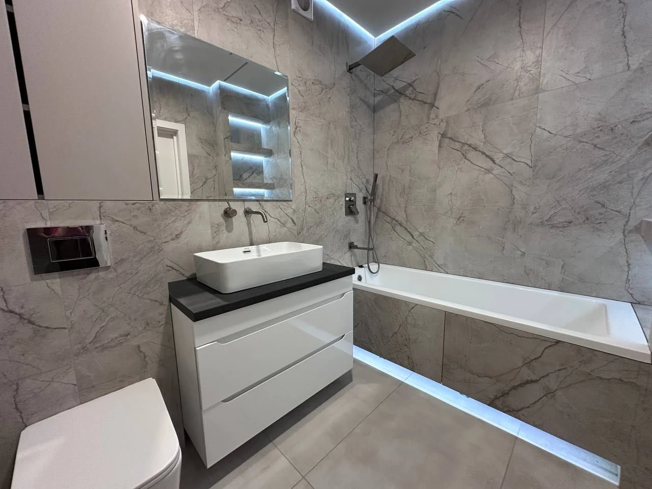 Продаж 2 км квартири по вул. Миру