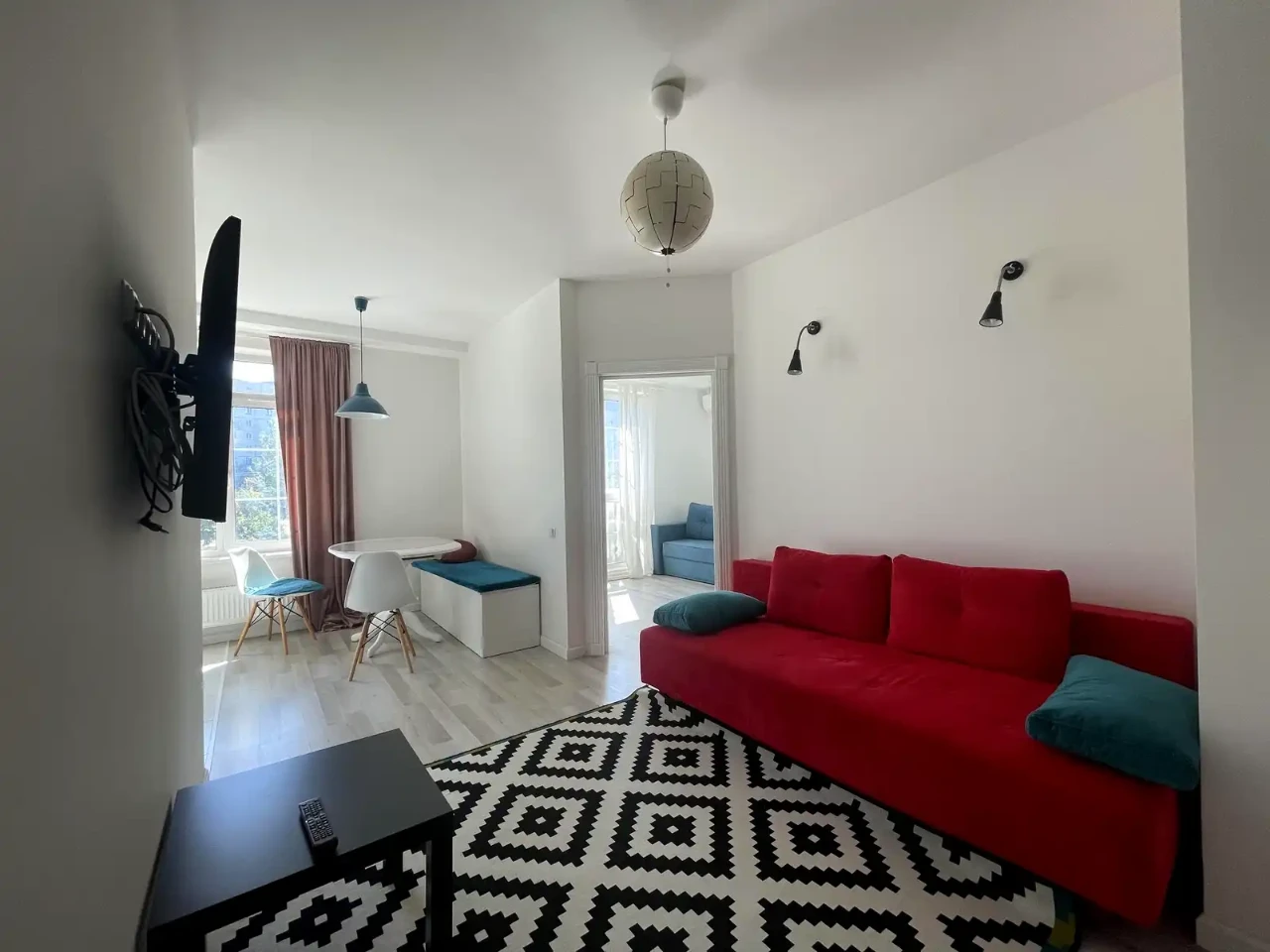 Оренда квартири 3-кімн. 67 м² 2/6 пов.