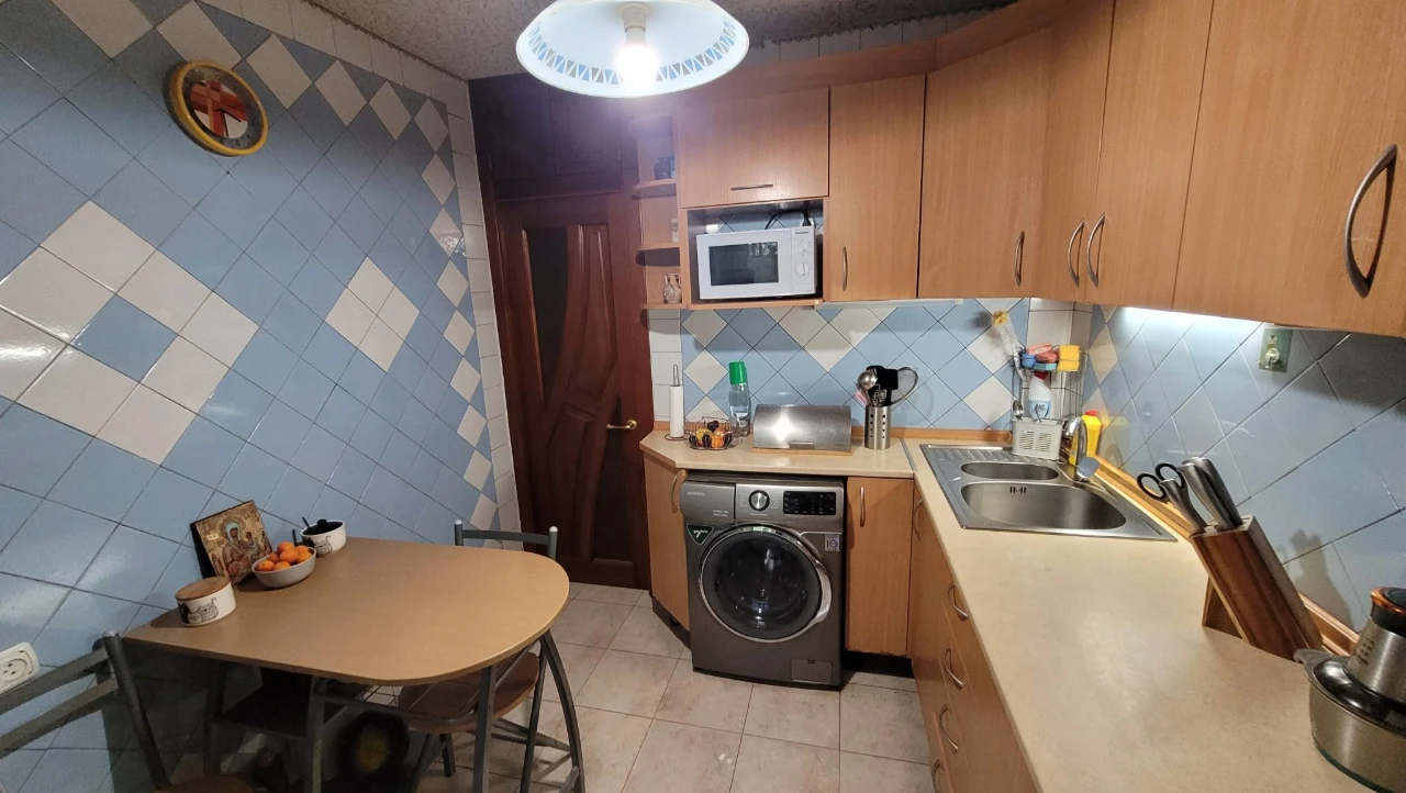 Продаж квартири вул. Половецька 16а в Києві / W-7466814