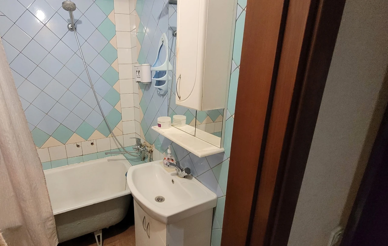 Продаж квартири вул. Половецька 16а в Києві / W-7466814