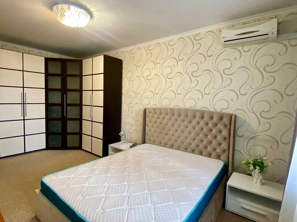 Квартира. Київ, Урлівська вул.