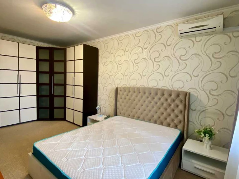 Квартира. Київ, Урлівська вул.