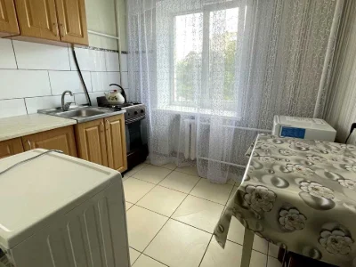 Квартира. Київ, Ялтинська вул.