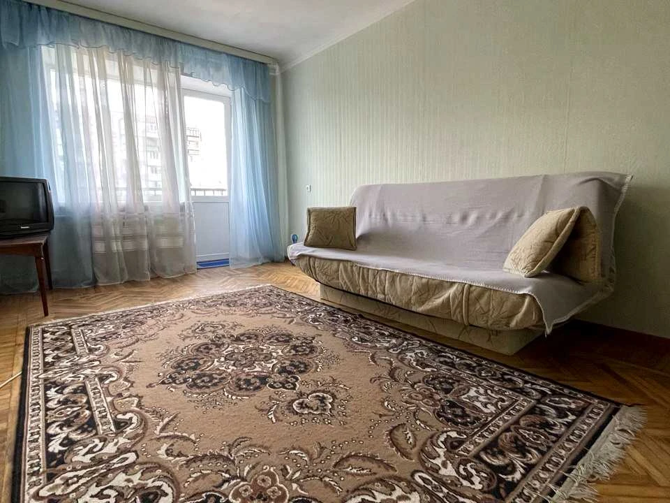 Квартира. Київ, Ялтинська вул.