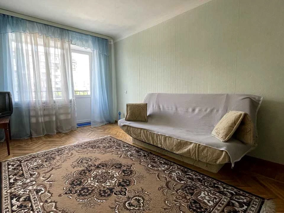 Квартира. Київ, Ялтинська вул.