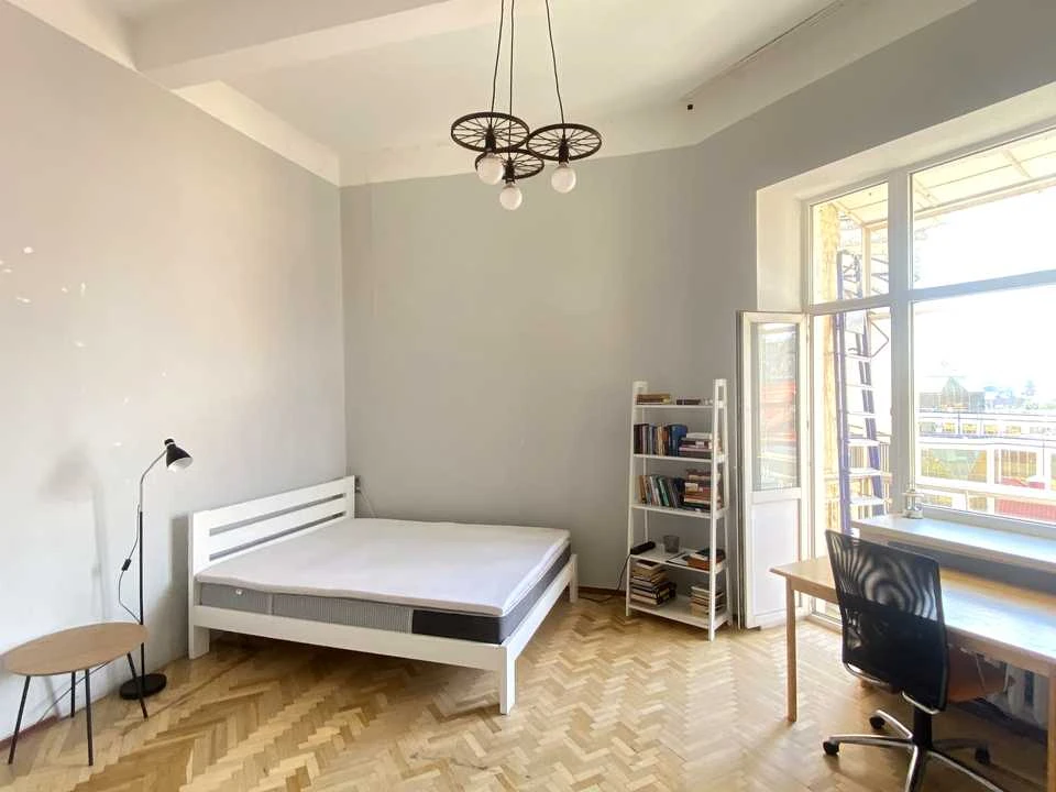 Квартира. Київ, Михайлівський пров.